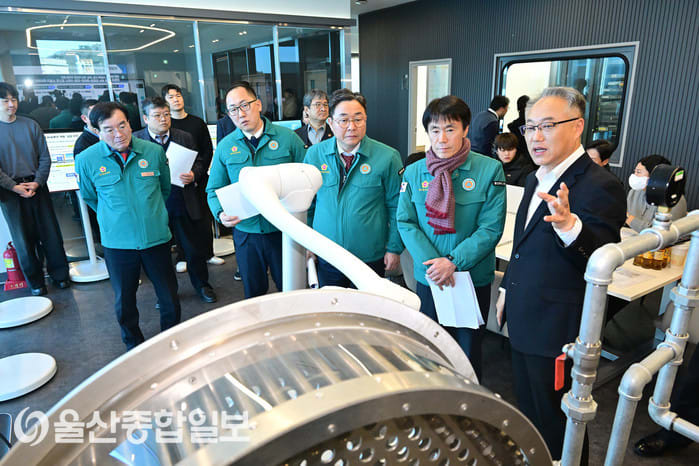 울산시의회 AI 자율제조AX랩 점검으로 AI수도 울산 비전 확인